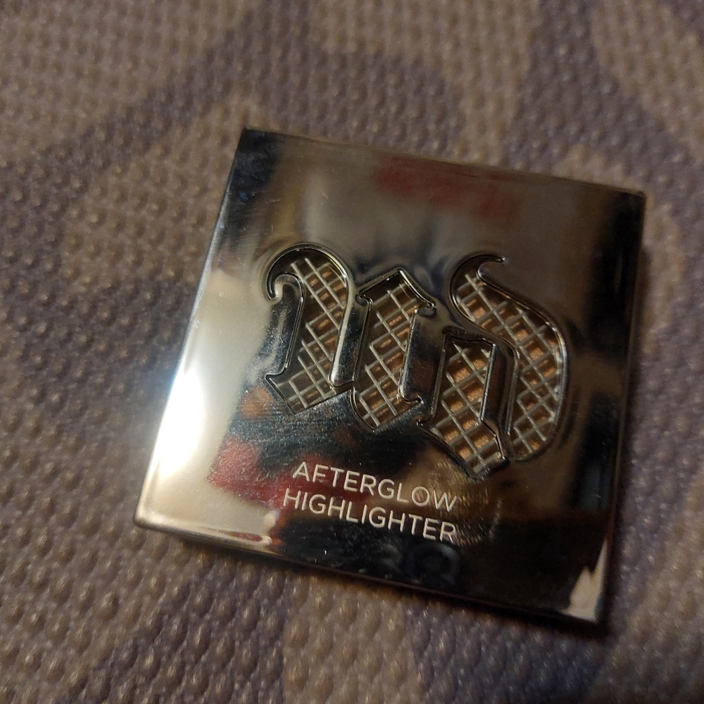 Urban decay highlighter in Sin